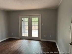 Building Photo - 817 Ridge Rd