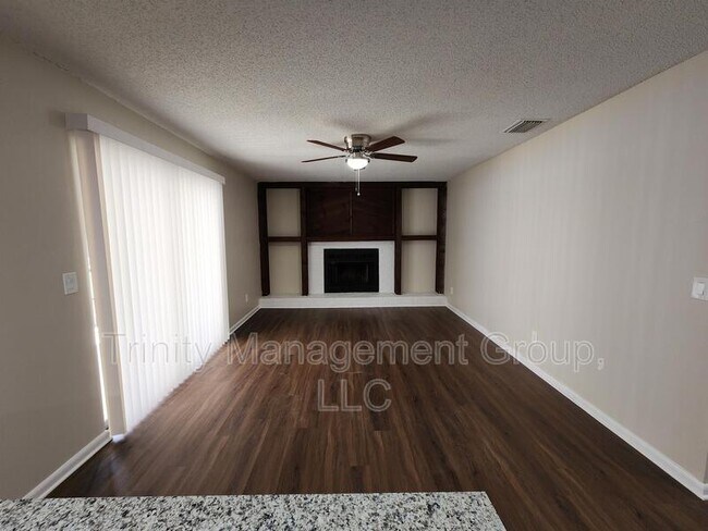 Building Photo - 17531 Brandywine Dr