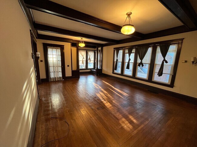 Building Photo - 896-900 Grove Street