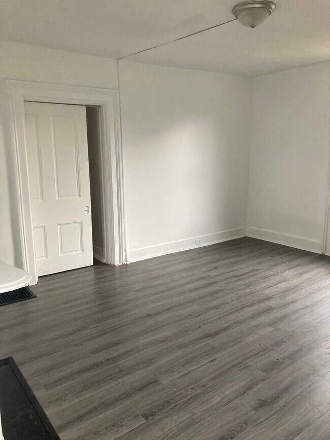 Building Photo - 500 W Wyoming Ave