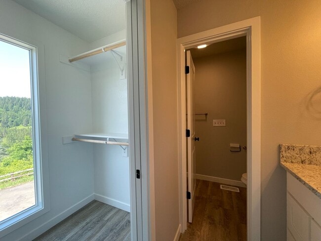 Building Photo - 27 Acres of Private Valley Remodeled Home In Damascus 3Bd/3Ba with Basement!!! Beautiful Deck wit...