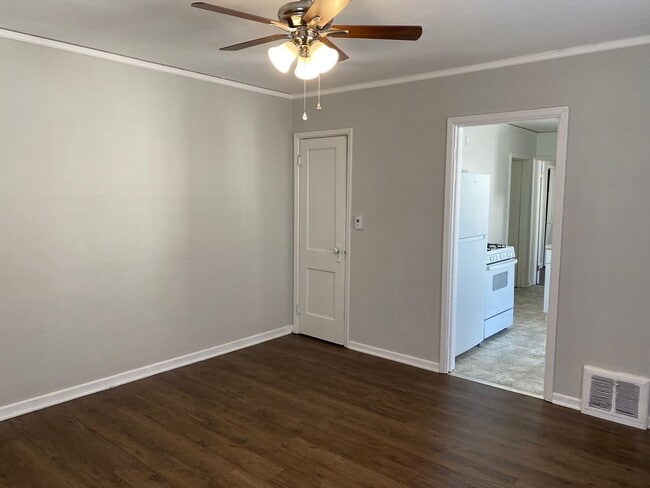 Building Photo - 514-516 S 15th St