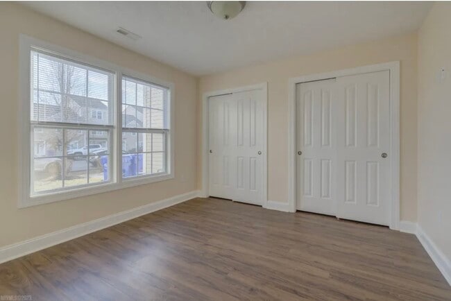 Building Photo - 435 Pin Oak Dr NW