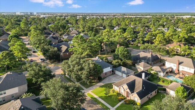 Building Photo - 15603 Twisting Springs Dr