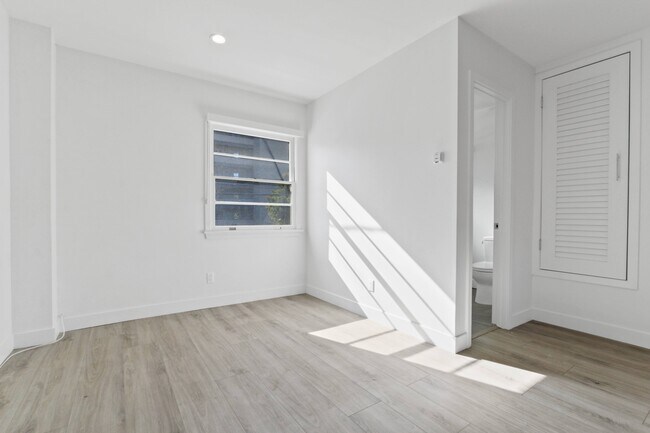 Building Photo - 814-818 2nd Street