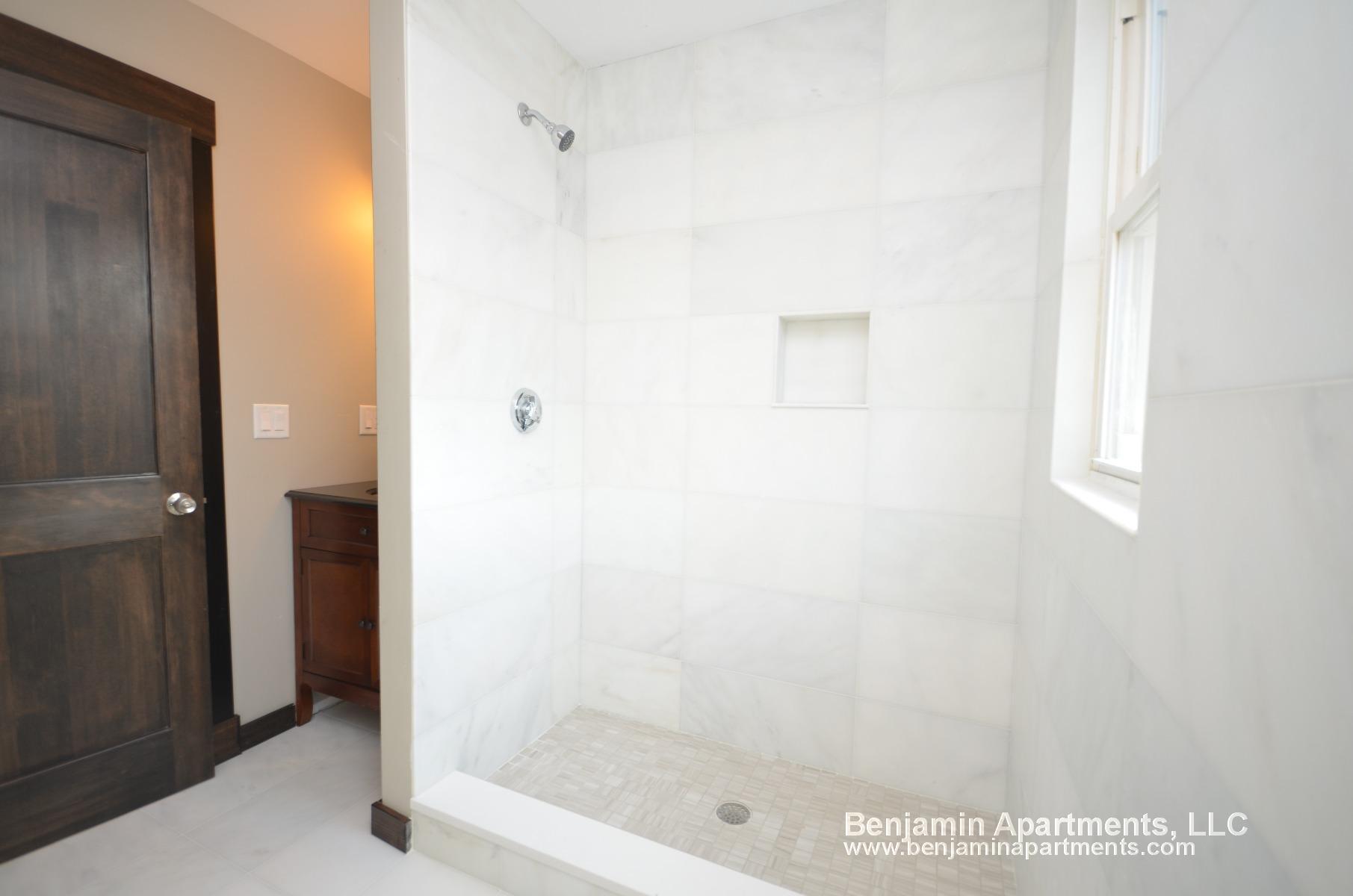 Building Photo - 46 Creighton St