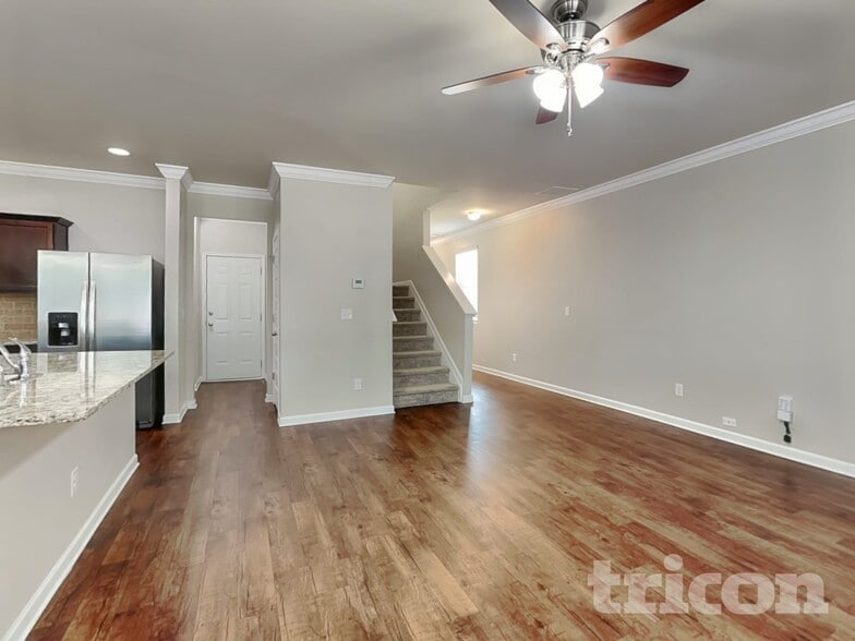 Building Photo - 1095 Lear Dr