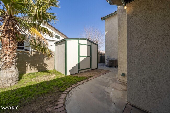 Building Photo - 43007 Pearlwood Dr