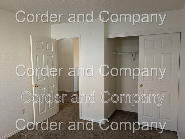 Building Photo - 949 Waterfall Dr