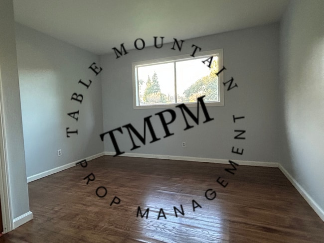 Building Photo - 120 Bessie Ln