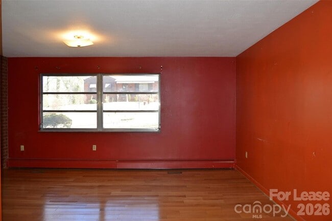 Building Photo - 516 S Green St