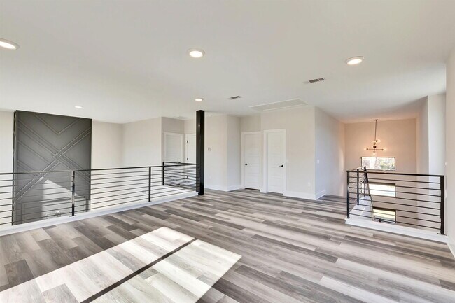 Building Photo - 1304 Minnie Dr