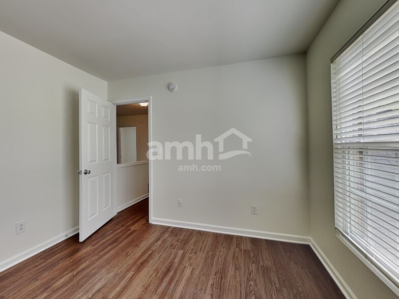 Building Photo - 2002 Gushing Dr