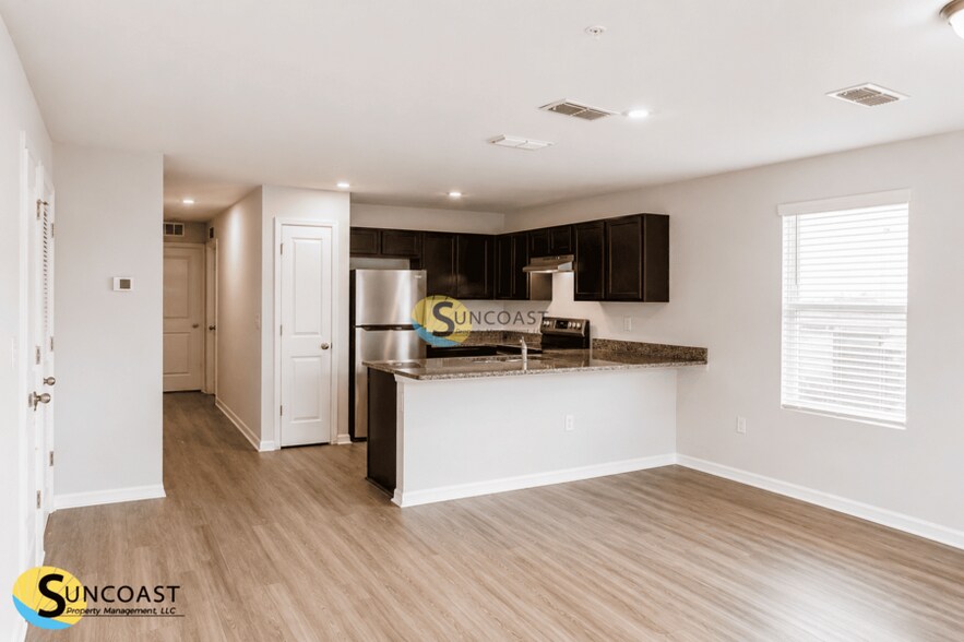 Building Photo - 6474 Sweetbay Ln