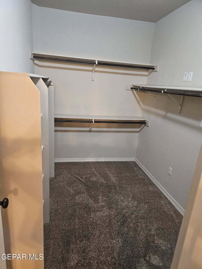 Building Photo - 14837 Hunters Grove Ave