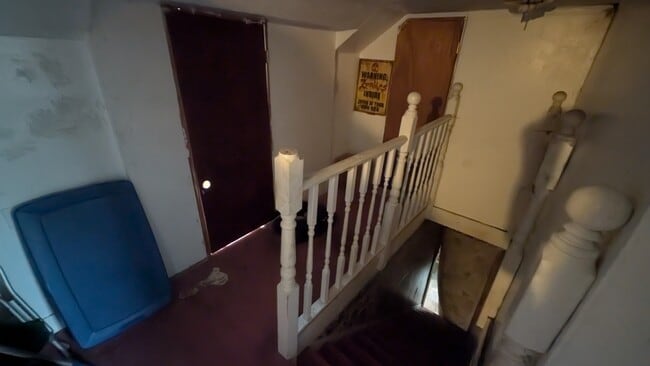 Building Photo - 710 Main St