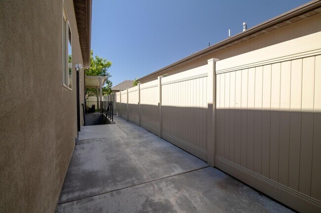Building Photo - 4669 W Indian Spring Cir