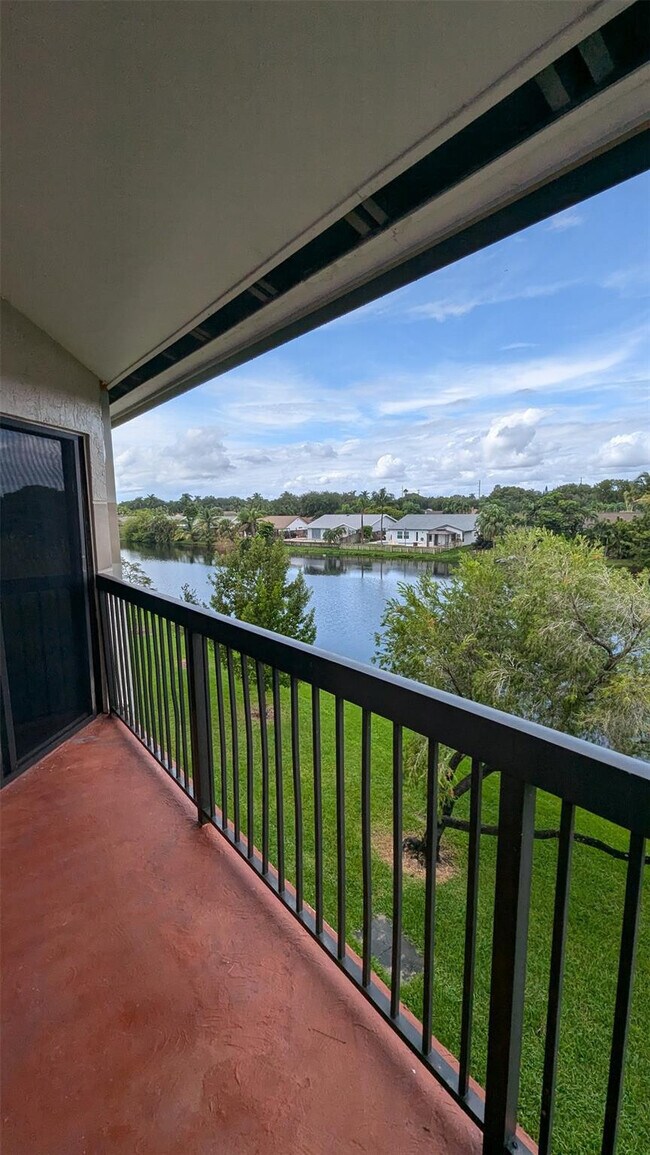 Building Photo - 9919 Nob Hill Ln