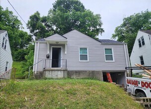 Building Photo - 1766 Ashbrook Dr