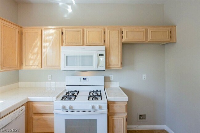 Building Photo - 1851 Hillpointe Rd