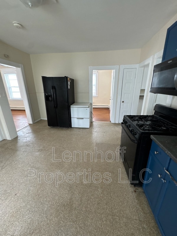 Building Photo - 153 Bailey St