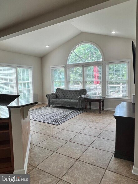 Building Photo - 44377 Stone Roses Cir