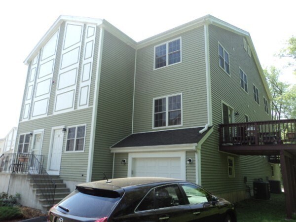 Building Photo - 8 Knotts St
