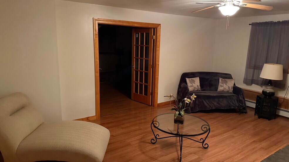 Building Photo - 7 Church St