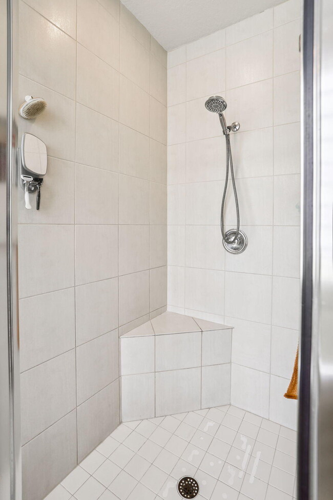 Building Photo - 6718 Portside Dr