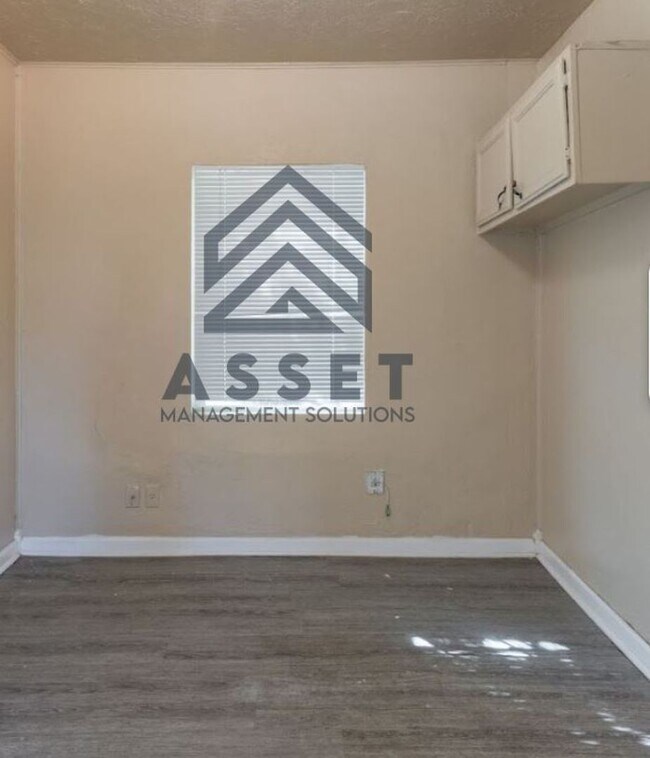 Building Photo - 4 Bedroom Available for Lease & Rent to Own!