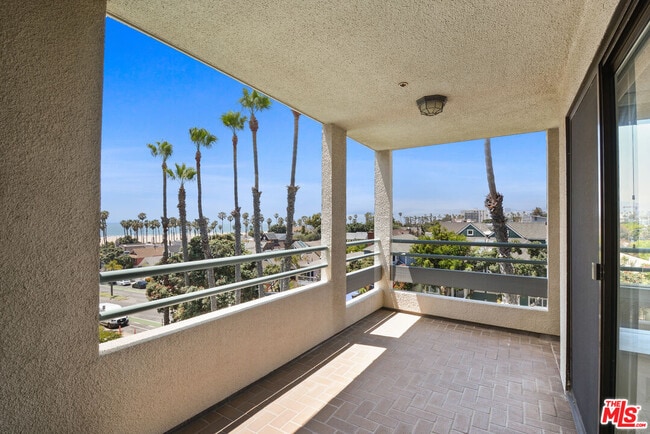 Building Photo - 122 Ocean Park Blvd