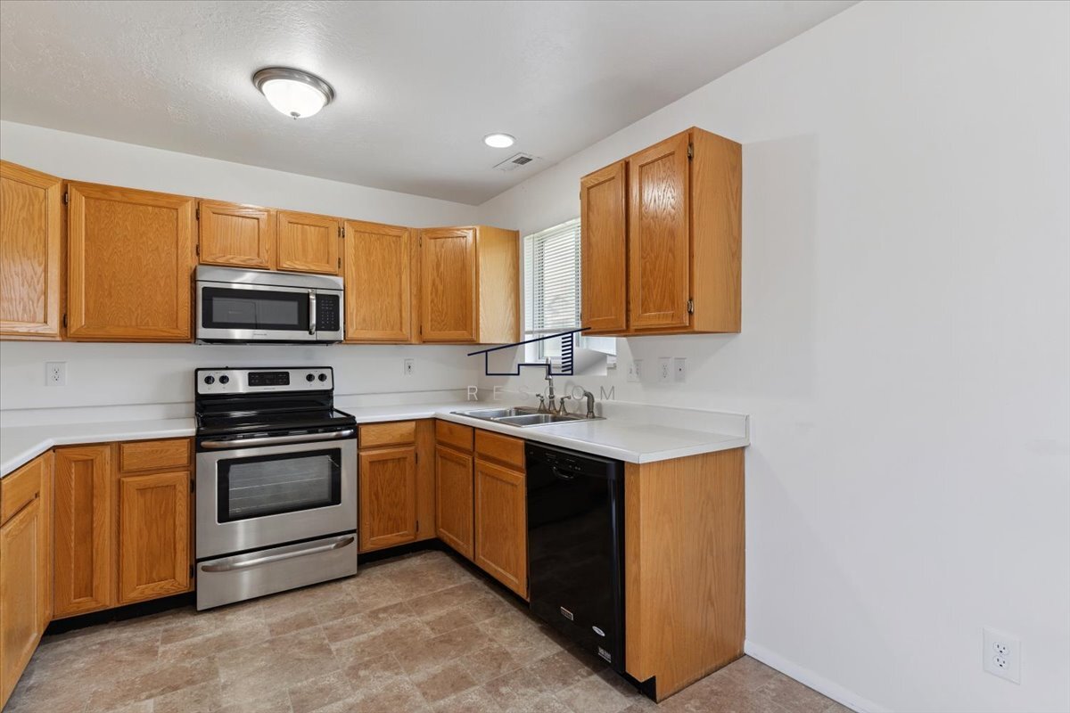 Building Photo - 772 N 800 W