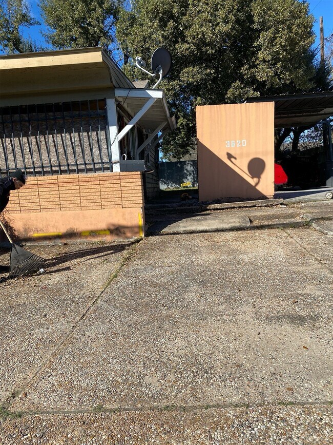 Building Photo - 3620 Reveille St