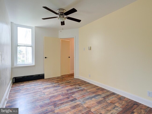 Building Photo - 262 Apsley St
