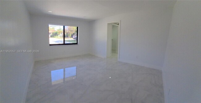 Building Photo - 216 Shadow Way