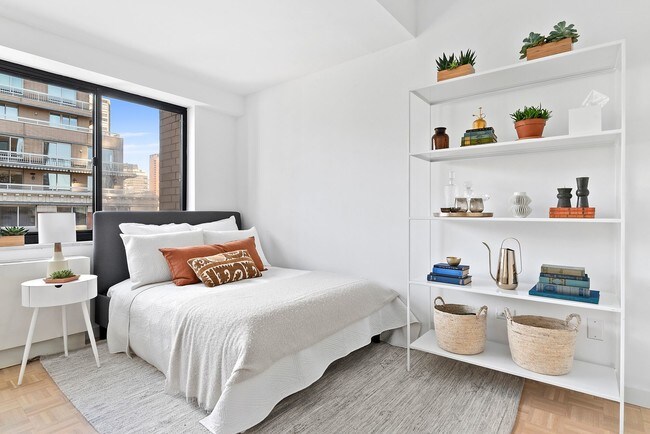 Interior Photo - 200 East 87th Street