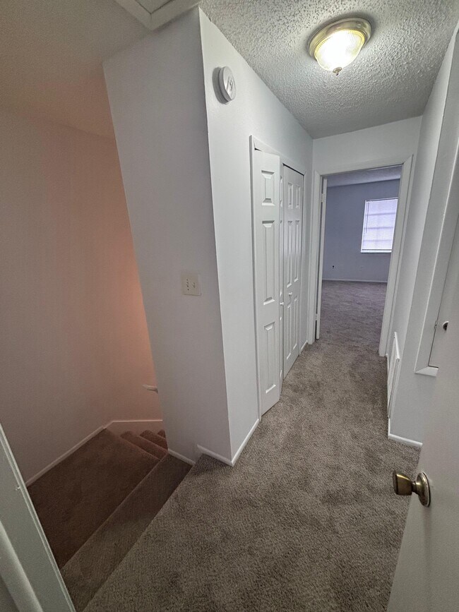 Building Photo - 4825 Lighthouse Cir