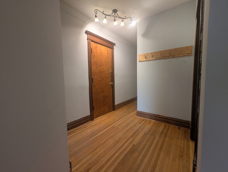 Building Photo - 3824 N Fremont St