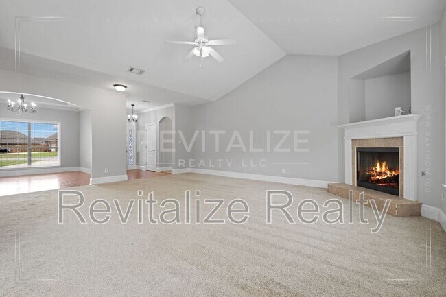 Building Photo - 11070 Courtland Ct