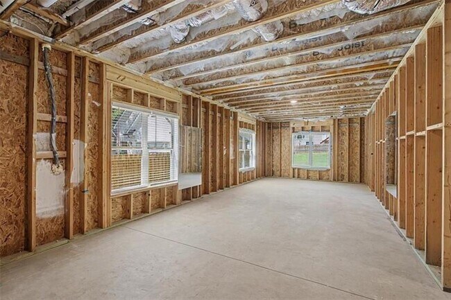 Building Photo - 133 W Putnam Ferry Rd