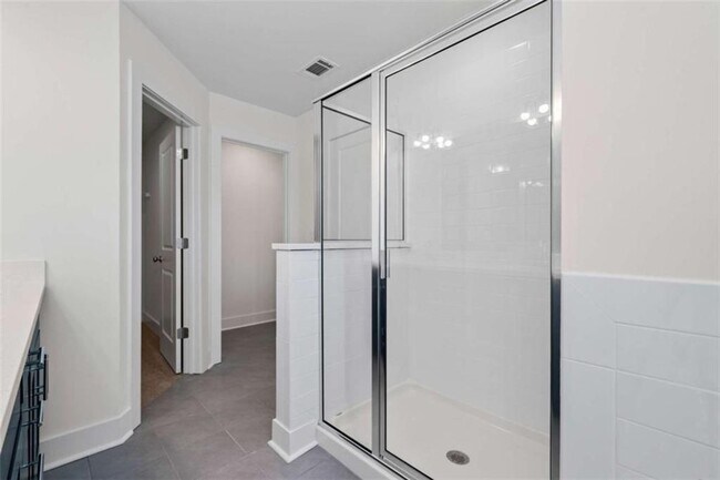 Building Photo - 61 Auburn Wds Dr