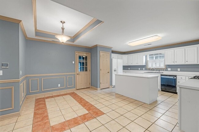 Building Photo - 2075 Igou Crossing Dr