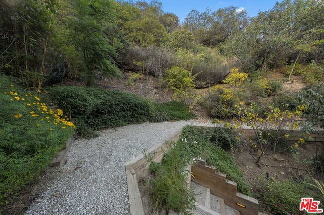 Building Photo - 2319 Outpost Dr