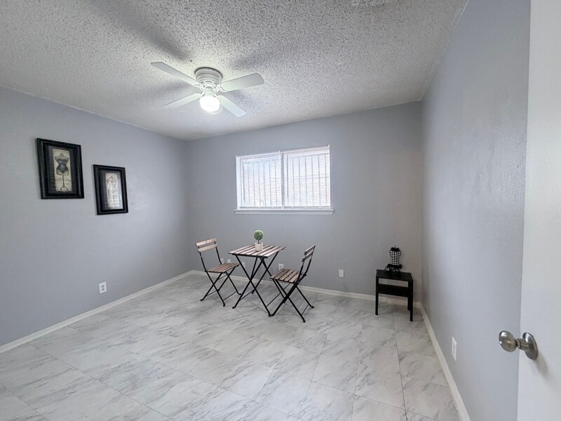 Building Photo - 7418 Meadow Cliff St