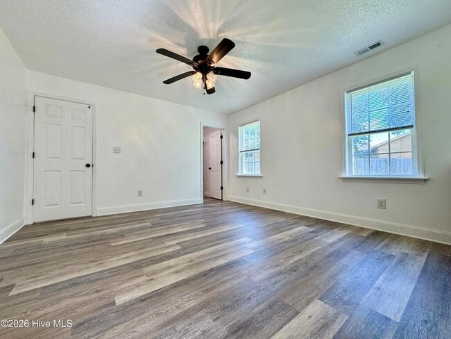 Building Photo - 502 Worth Dr