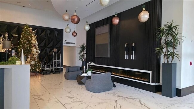 Building Photo - 400 W Peachtree St NW