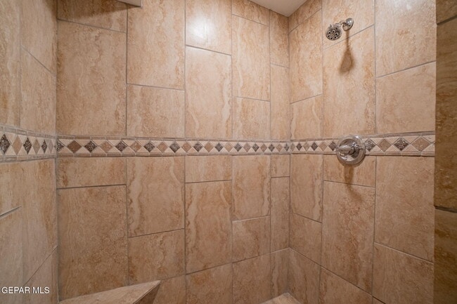 Building Photo - 604 Haverhill Rd