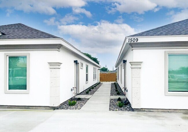 Primary Photo - 1509 Shavano Dr