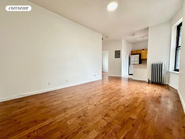 Building Photo - 40 W 127th St