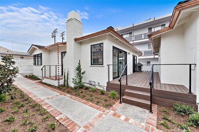 Building Photo - 352 Cliff Dr